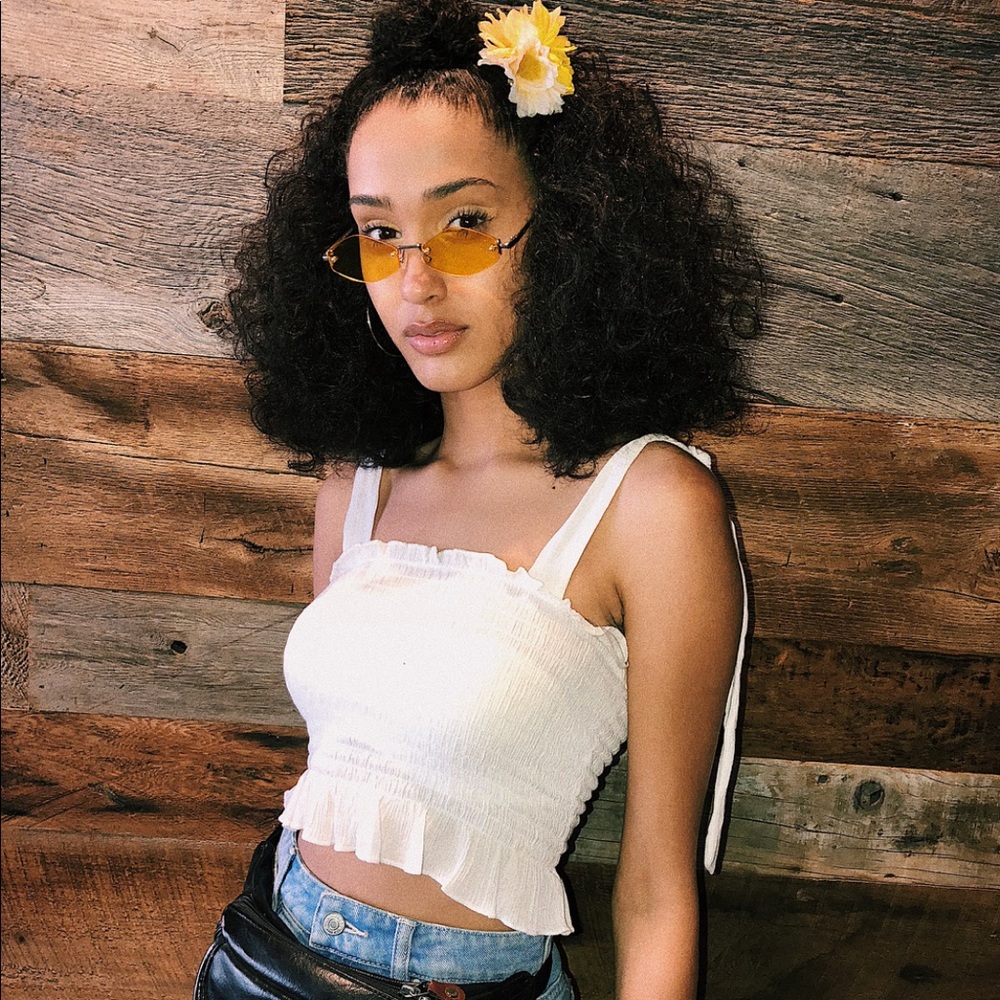 White ruffled hem shoulder tie-top